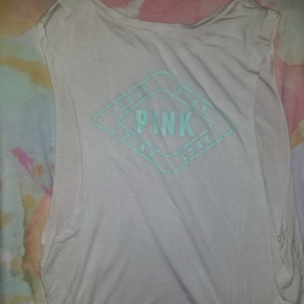 Vs pink shirt